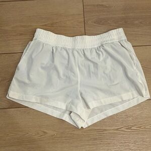 Athleta Weekender shorts size M excellent condition